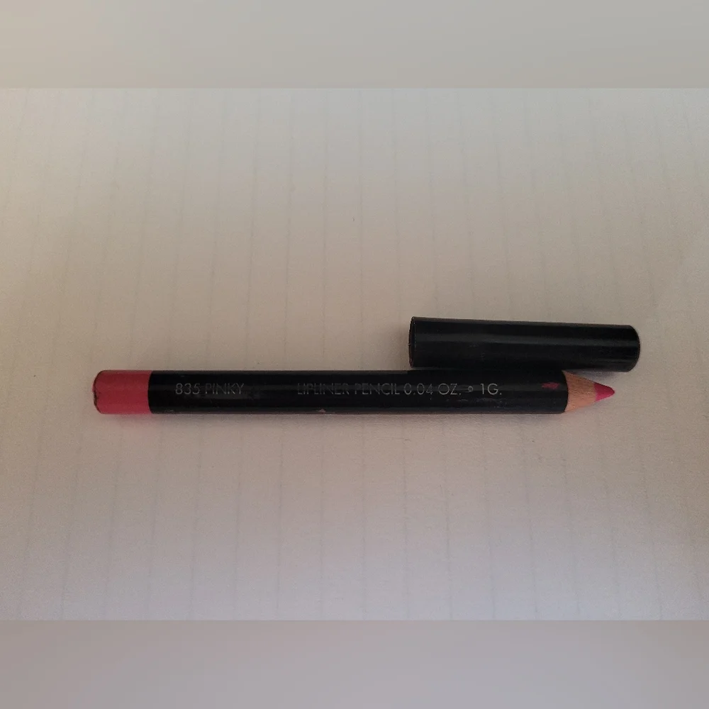 💛5 Ads/$10 - NYX Pinky lipliner